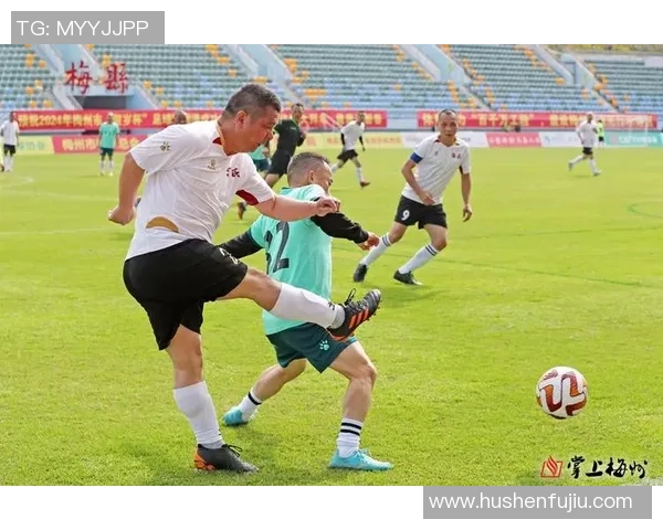 深圳足球明星元老赛盛大举行传承足球精神激励新一代球员 深圳足球明星元老赛盛大举行传承足球精神激励新一代球员