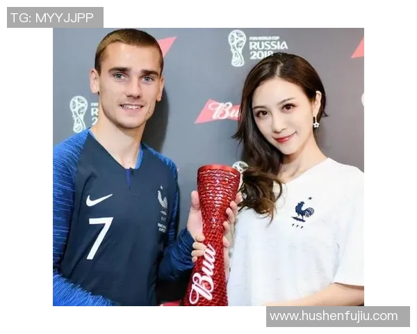 足球明星亲自为球迷拍摄手机视频展现温暖互动瞬间 足球明星亲自为球迷拍摄手机视频展现温暖互动瞬间