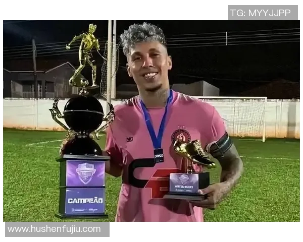 足球明星在比赛期间钱包被盗引发球迷热议和安全隐患关注 足球明星在比赛期间钱包被盗引发球迷热议和安全隐患关注