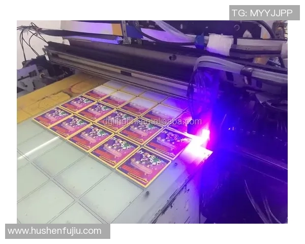 透明手机壳展现足球明星魅力个性化定制让你的手机与众不同 透明手机壳展现足球明星魅力个性化定制让你的手机与众不同